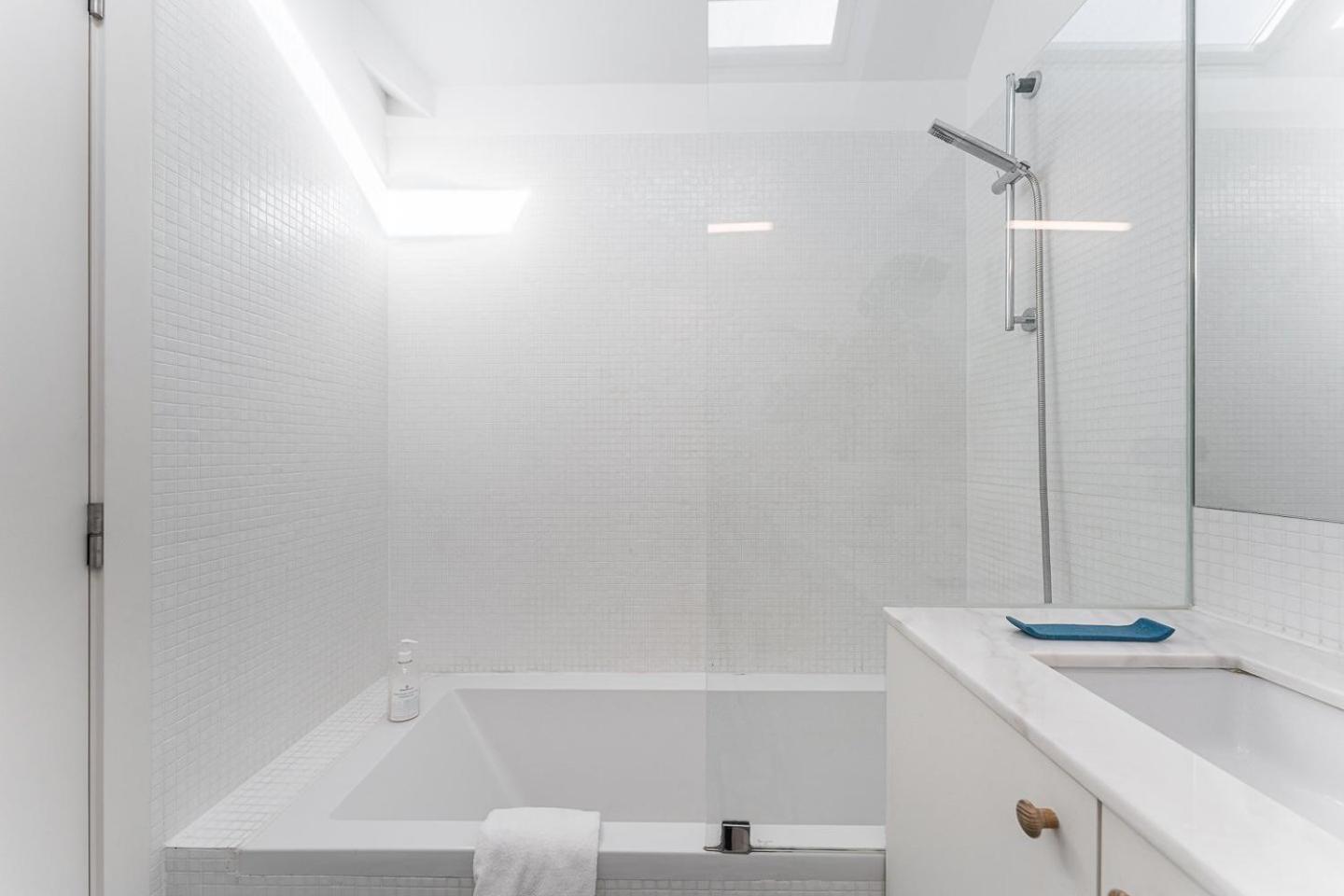 Guestready - Spacious And Modern Apt W/ Skylight Porto Exterior photo